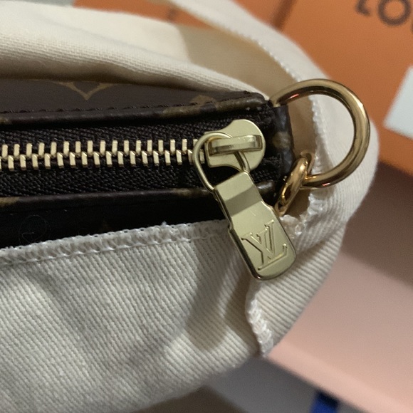 New💫 Louis Vuitton MINI POCHETTE ACCESSOIRES - Picture 9 of 9